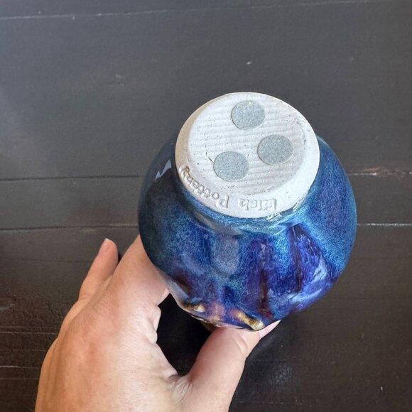 Irish Pottery Swirls Bud Flower Vase - Picture 6 of 9